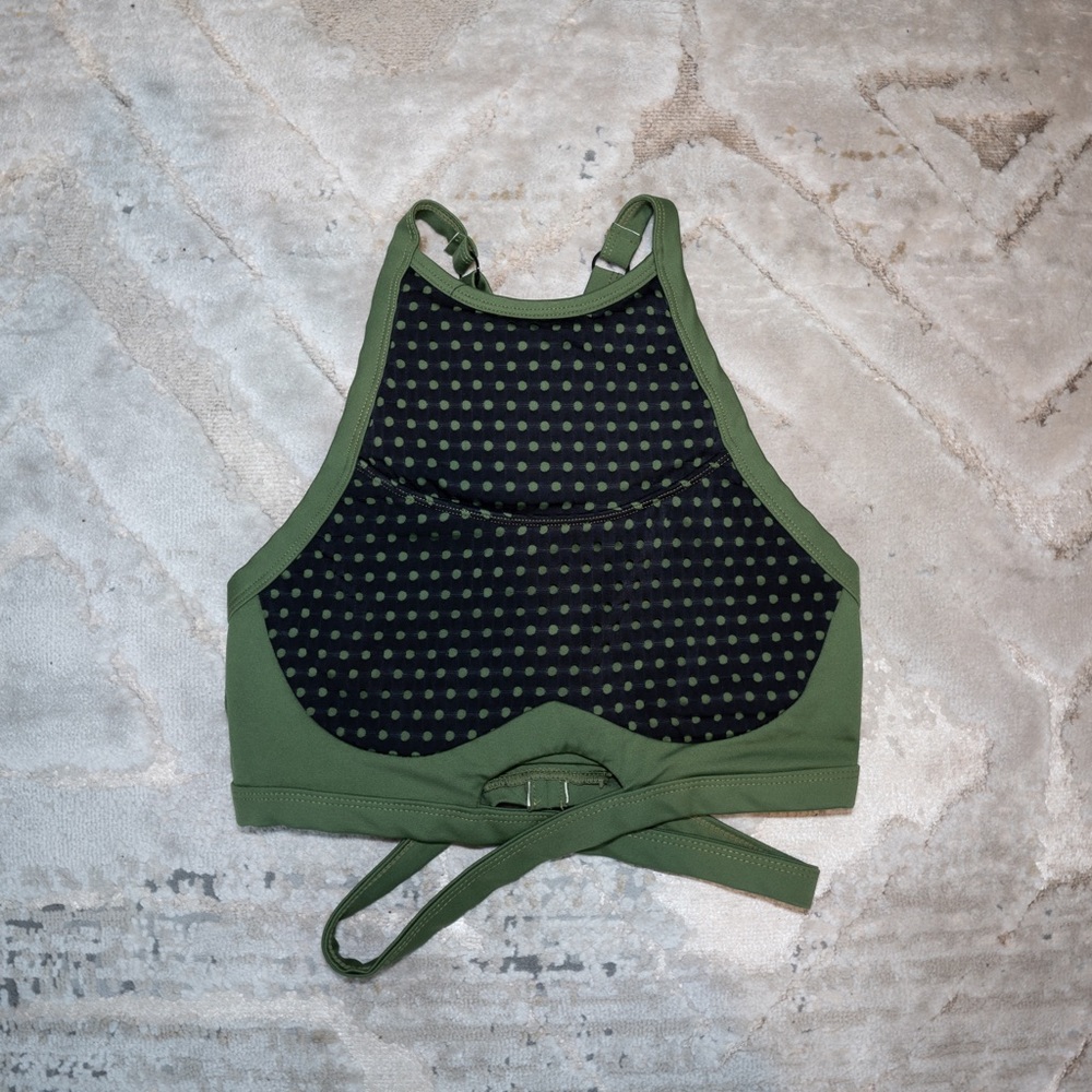 THE CHESTEE Sports Bra